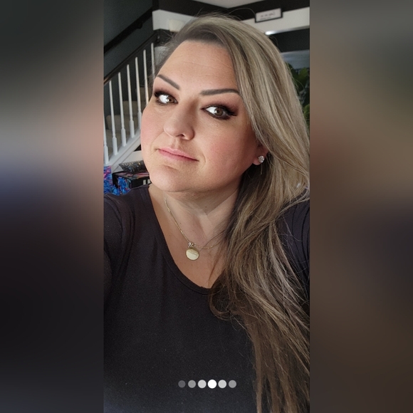 Meet your Posher, Megan - Picture 2 of 2